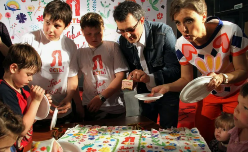 «Люди почему-то верят нам»: почему Егор Бероев и Ксения Алфёрова пожертвовали миллионами, чтобы остаться со своим народом