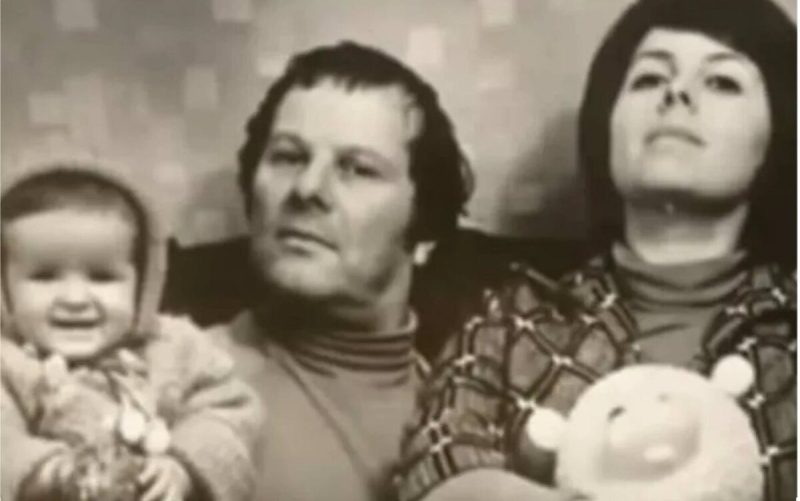 «Мама не была рядом»: 77-летняя Клара Новикова, пережившая предательства и аборты, не общается с дочерью из-за решения выйти на сцену после смерти мужа