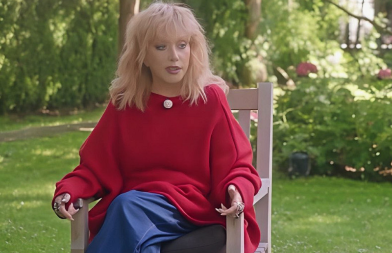 «Без копейки уехала»: как 76-летняя Пугачёва "внезапно" нашла 49 000 000 рублей на виллу и почему её не признают иноагентом?