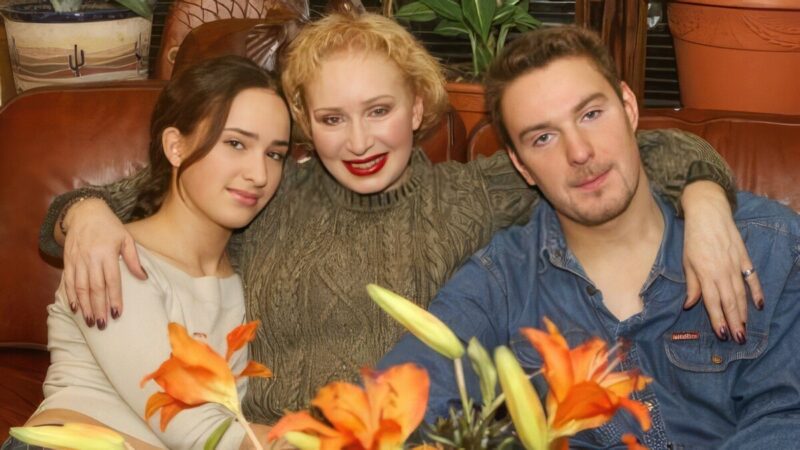 «Он обрекает ребенка на чужого человека!»: Татьяна Васильева в 77 лет откровенно о молодом отцовстве Петросяна и миллионах на внуков