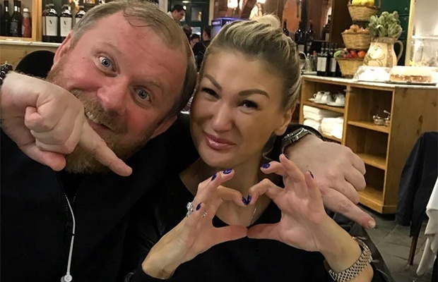 «Он меня грыз»: чем закончились 23 года брака Константина Ивлева и почему 28-летняя жена ушла спустя 4 года