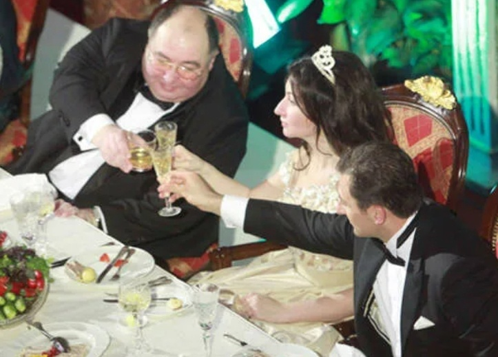 «Золотая жила» стала долговой ямой: как рухнула империя семьи, которая вырастила сына Николая Баскова