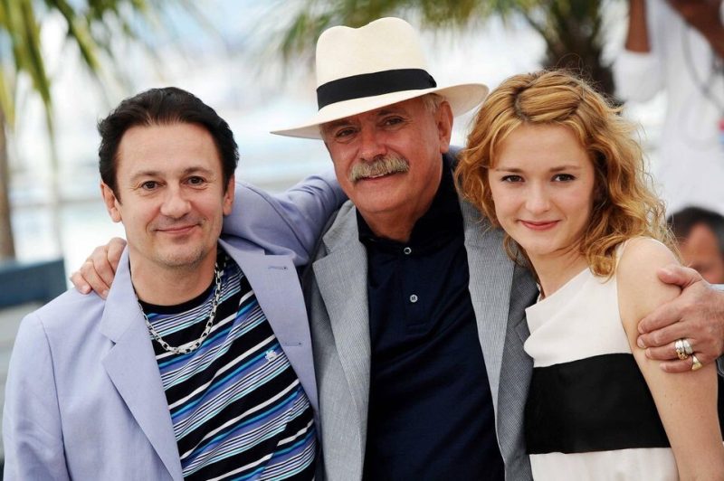 «Не хотел детей, а потом здоровье подвело»: что скрывал Олег Меньшиков почти 20 лет брака с 22-летней Анастасией