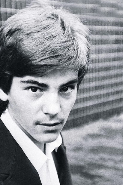 «Он не мог бросить маленькую дочь»: в сети обсуждают загадочную смерть 80-летнего Александра Белявского