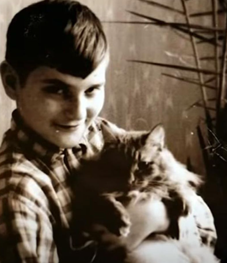 «Я согласился на всё»: почему Александр Балуев пережил тяжелый развод и как сейчас выглядит его единственная дочь