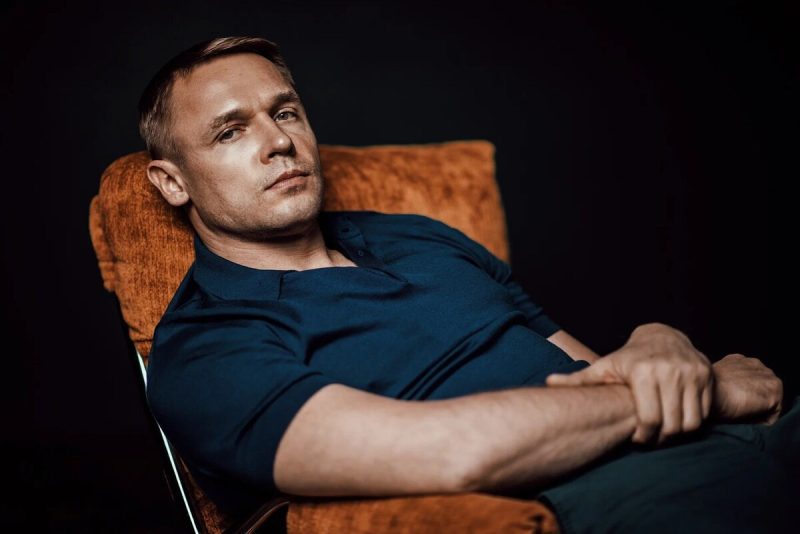 «Он ушел к другой? Я не знаю, к какой!»: кто разрушил брак Александры Урсуляк и Александра Голубева после рождения двух дочерей