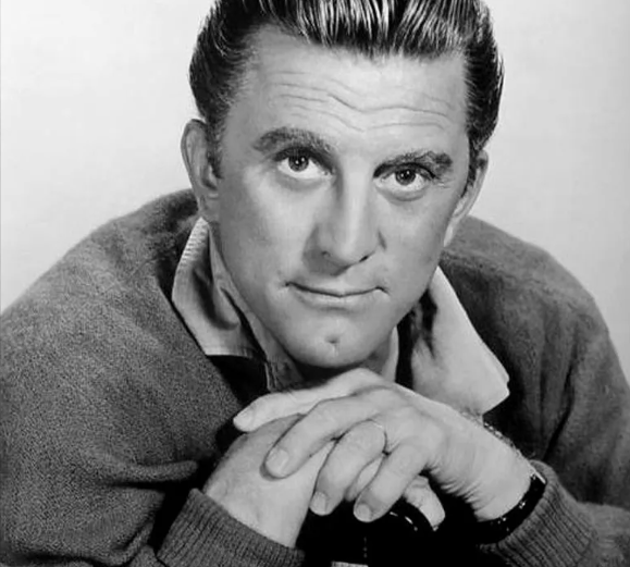 «Она была просто несчастной»: почему эти 10 актёров стали настоящими долгожителями, дожив до 100+ лет