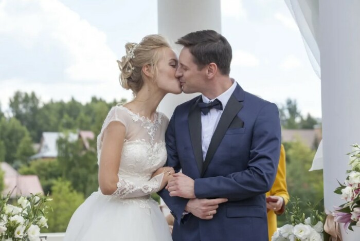 «Пороховая бочка»: почему после 5 лет брака рушится идеальная семья Арнтгольц и Богатырёва