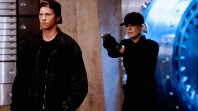 «Он не доиграл и рано ушел»: как болезнь изменила Вэла Килмера, но не смогла отнять его легендарный голос