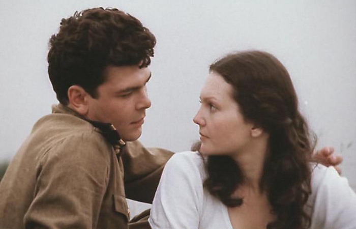 Выходила замуж трижды.