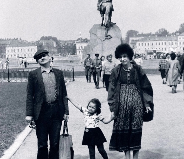 «Он полностью ослеп»: как трагедия в семье Тархановой изменила ее жизнь и подарила 5 детей