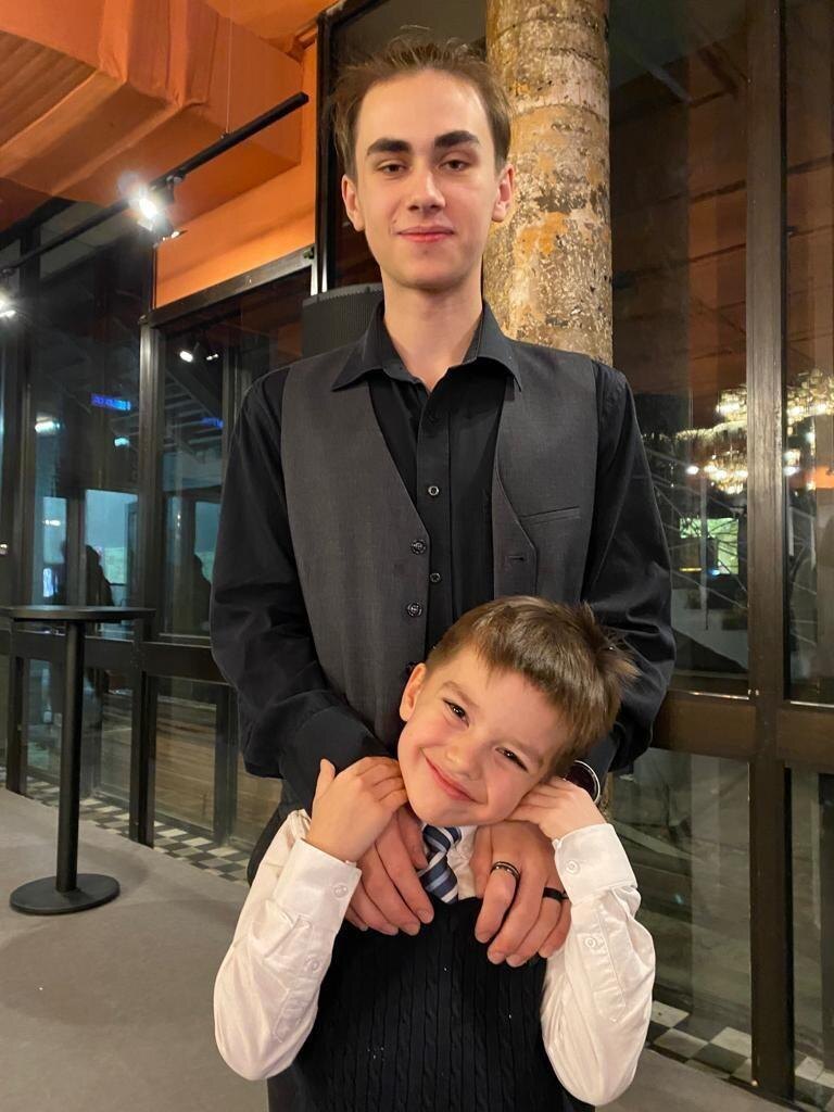 «Он снова потерял сына»: как 72-летний Игорь Ливанов пережил три личные трагедии, но обрёл счастье с молодой женой