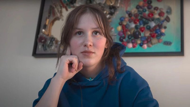 «Наркотики, алкоголь, смерть»: как звезда «отмывала» мужей и стала бабушкой в 41