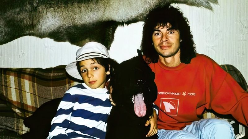 «Есаул» и «Морячка» принесли славу, но не счастье: как 73-летний Олег Газманов пережил развод и воспитал троих детей?