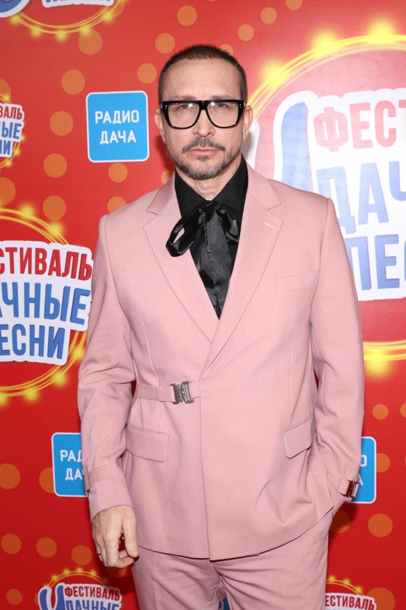 Как сейчас живет и выглядит 56-летний Данко, который из кумира превратился в ужасного отца