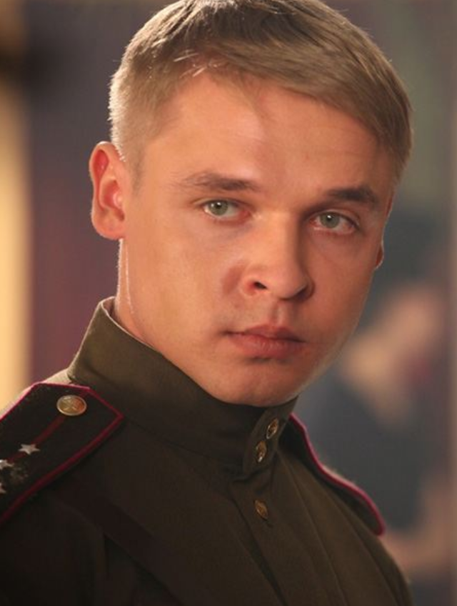 «Он ушел к другой? Я не знаю, к какой!»: кто разрушил брак Александры Урсуляк и Александра Голубева после рождения двух дочерей