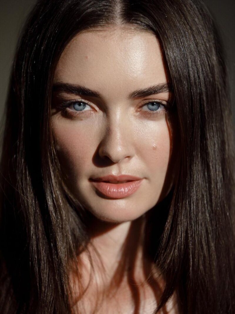 «Он не справился бы с материнством»: как трагически оборвалась жизнь первой жены Кирилла Сафонова, и чем живёт дочь актера в США