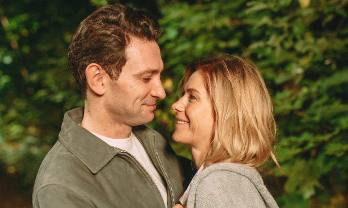 Увёл из-под венца и счастлив 25 лет: как выглядит жена и чем занимаются дети Антона Хабарова?