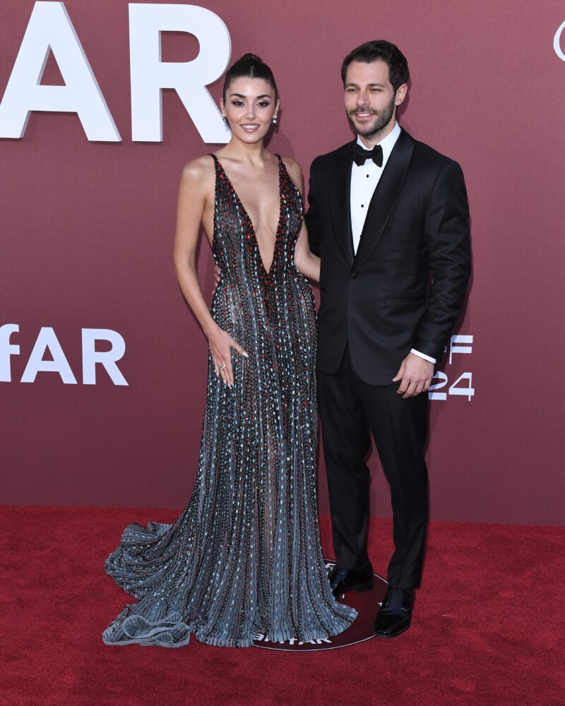 «Ей не место в нашей семье!»: почему 30-летняя звезда турецких сериалов осталась одна, несмотря на миллионы поклонников