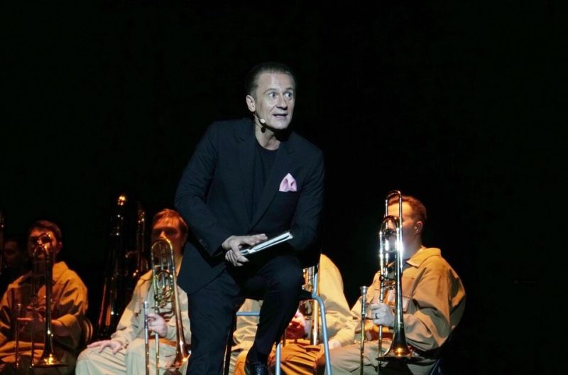 «Не хотел детей, а потом здоровье подвело»: что скрывал Олег Меньшиков почти 20 лет брака с 22-летней Анастасией