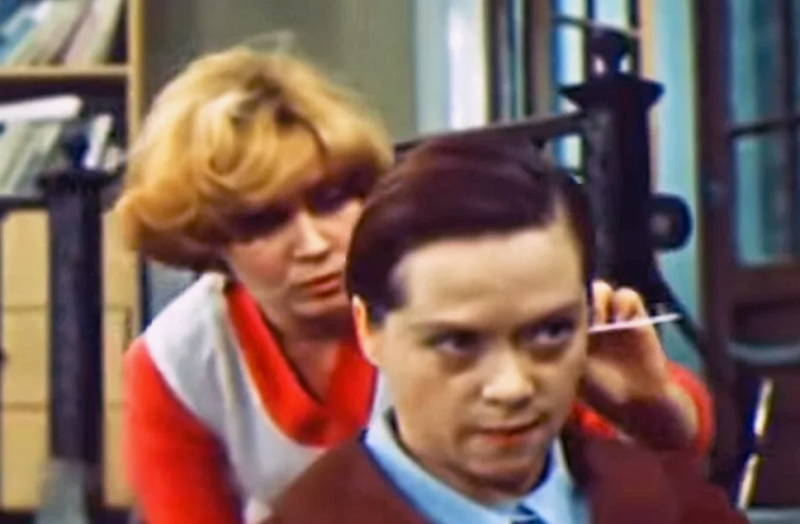 «Там будет множество изменений, которые я не смогу принять»: почему Алиса Фрейндлих так и не посмотрела ремейк «Служебного романа»