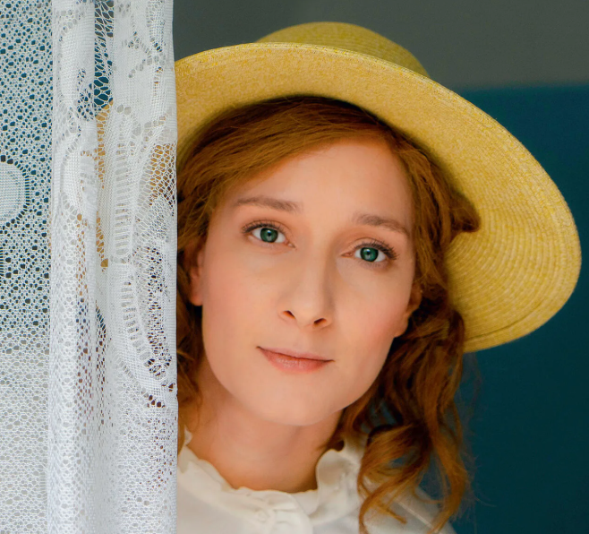 «Мне казалось, я недостойна родителей»: как дочь Любови Полищук, сыгравшая Раневскую, прошла через боль развода и нашла счастье спустя 23 года