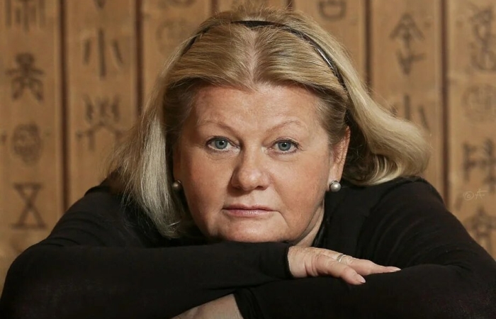 «Нельзя не терпеть и не жалеть»: какие 4 правила помогли Ирине Муравьёвой из «Москва слезам не верит» прожить с мужем 40 лет