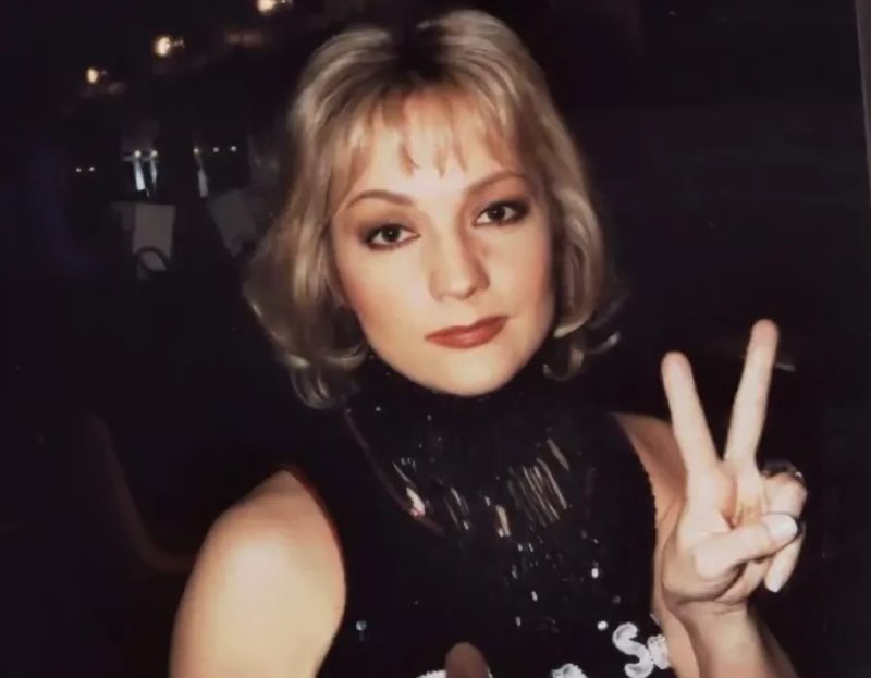 «Это настоящий кайф, а не ирония»: почему 90-е снова в тренде у зумеров и кто из звёзд собирает полные залы?