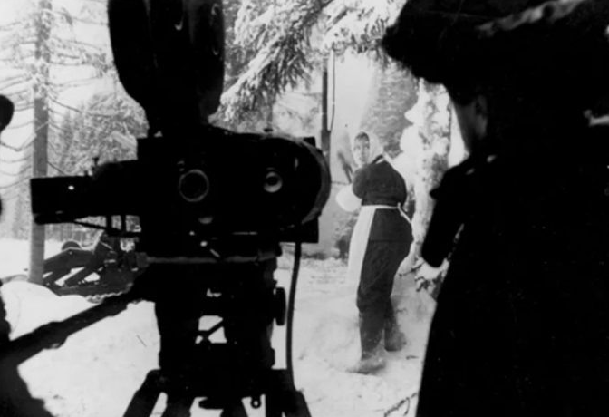 «Поцелуй пришлось снимать 15 раз»: как "Девчата" ломали судьбы и карьеры актеров