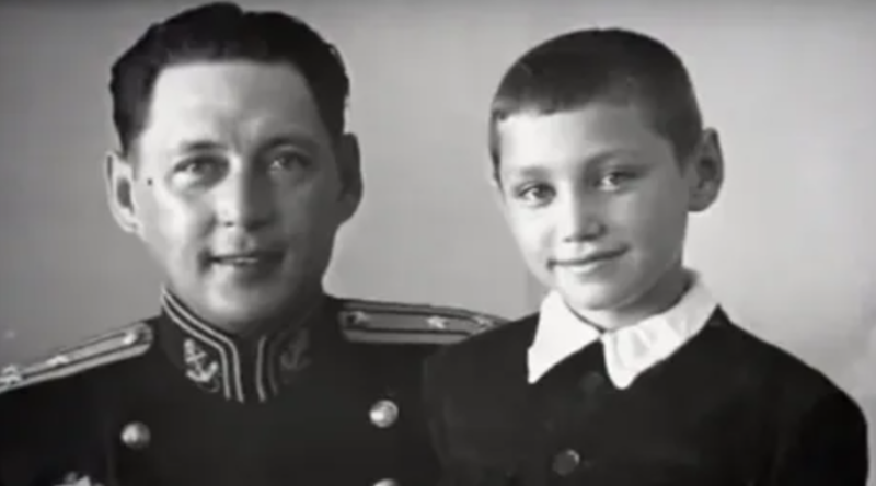 «Тяжело было только первые сорок лет»: как Ихтиандр Коренев пронес любовь к одной женщине через 60 лет брака и осаду фанаток