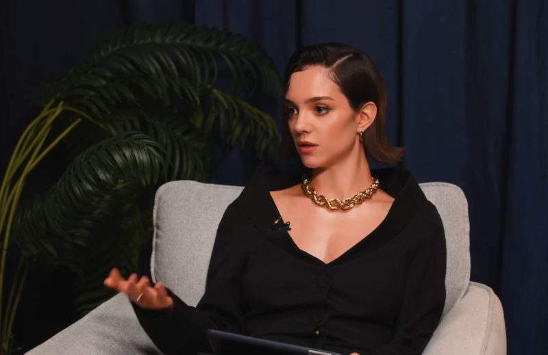 «Это не осталось незамеченным»: Евгения Медведева удивила фанатов новым украшением на безымянном пальце