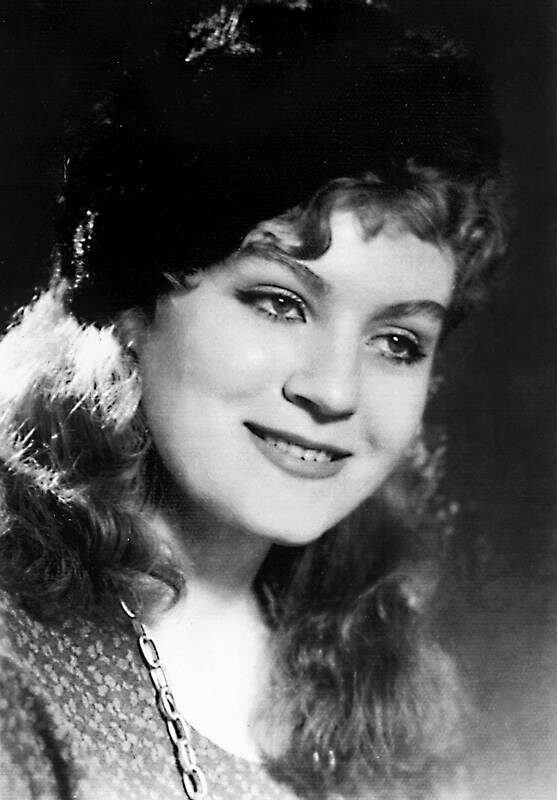 «Я везде чужая»: как “русская” Анна Герман оказалась полькой, чудом выжила в страшной аварии, но умерла от рака в 46 лет