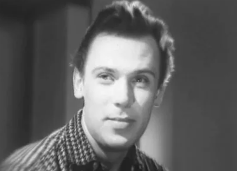 «Он умер в больничном коридоре» : трагическая судьба 48-летнего актера из «Девчат», который был «самородком»