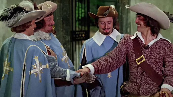 Звёзды за "копейки": как платили кумирам советского экрана или гонорары от Шурика до Шерлока