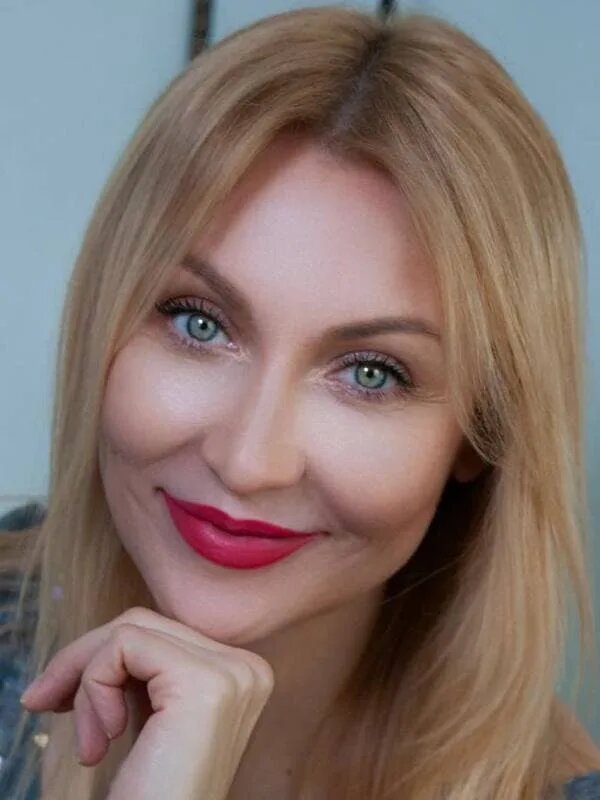 «Мне хотелось быть актрисой, а не пародисткой»: как 55-летняя Светлана Галка усыновила 5-летнего сына и обрела себя без брака