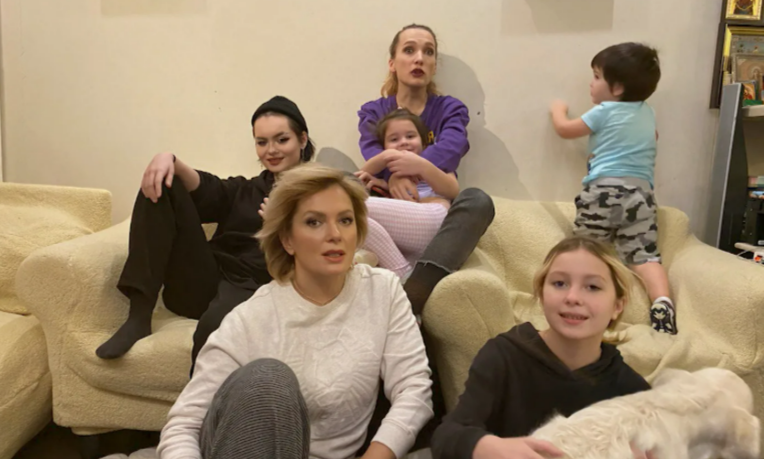 «Он не отец!»: почему 51-летняя Мария Порошина скрывает, кто родил ей 5-го ребёнка