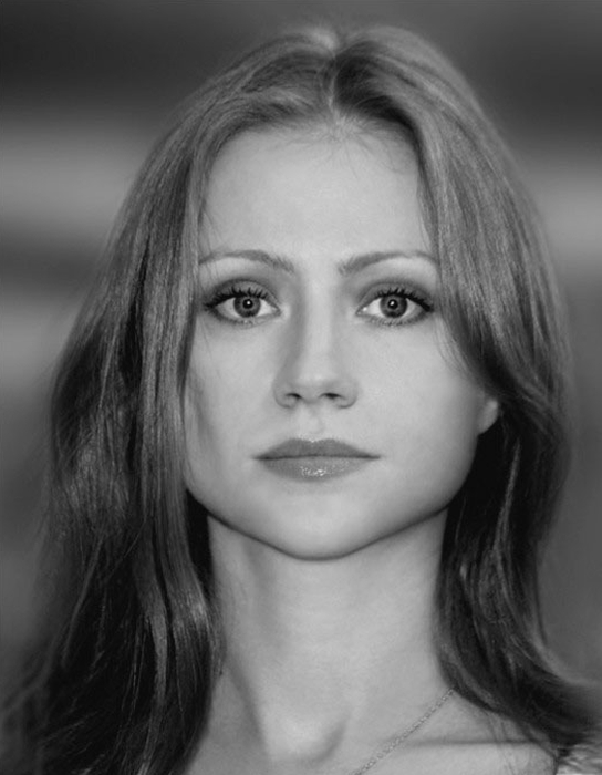 Выгнали из «Ленкома» и роды в 45: Мария Миронова скрывает молодого мужа