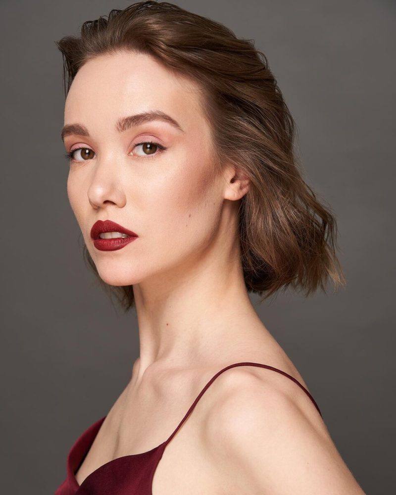 «Как две капли воды»: почему красавица-актриса Светлана Рябова ушла из кино и какими выросли её дочери?