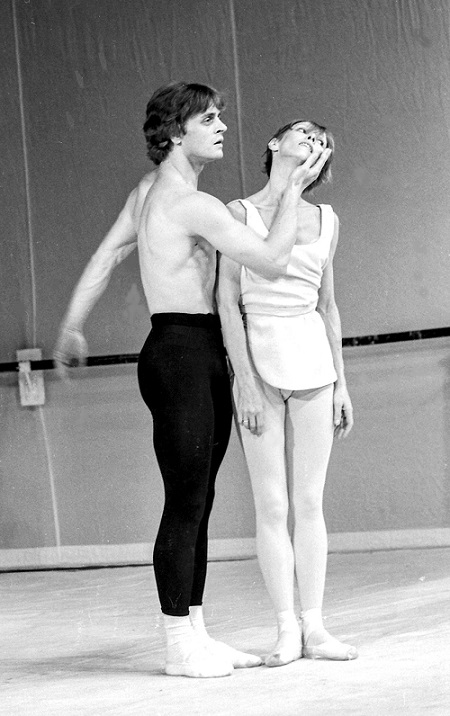 «Кто бы мог подумать, что наша Наташка останется»: как балерина Макарова бросила СССР, мать и театр, а потом сама устроила Барышникова в Америке