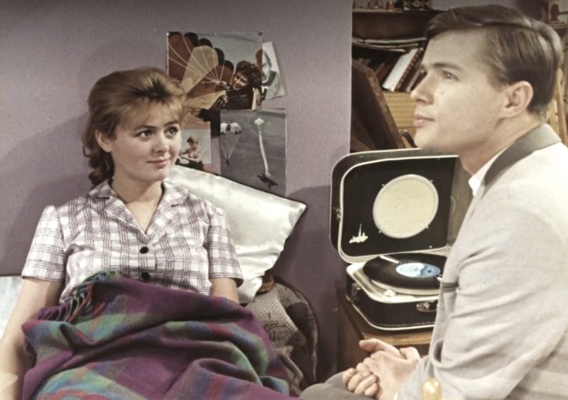 «Раздеваться не буду!» Как Селезнёва получила роль у Гайдая и сбежала от Таганки