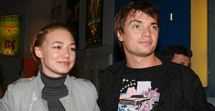 «Он многое дал мне»: в 21 год Оксана Акиньшина бросила школу ради Шнурова, а затем стала матерью троих детей