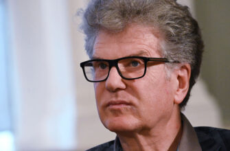 «Он не тот романтический красавец»: почему 20-летний брак 75-летнего Игоря Костолевского распался?