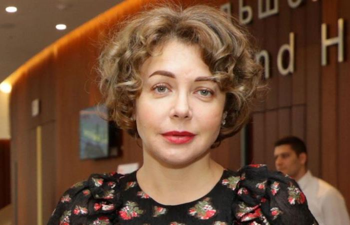 Едва сводит концы с концами, распродавая старую одежду и обувь: как ложь Божены Рынски стоила ей всего