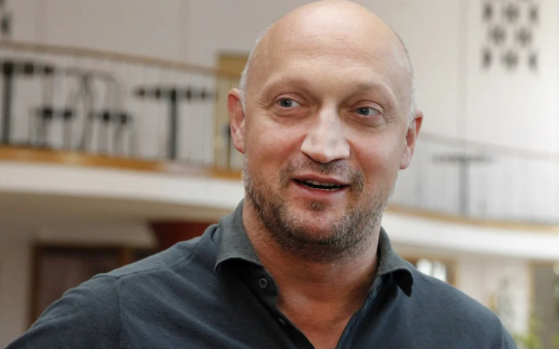 «Ей не место на сцене!»: как преподаватель МХАТа не признавал звезду «Бандитского Петербурга», а муж-миллионер притворился водителем