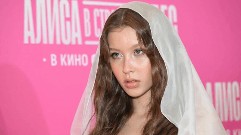 «Мама для дочки протекцию попросила»: 16-летняя Пересильд получила звание «Актриса года», обойдя Марию Аронову и Светлану Ходченкову