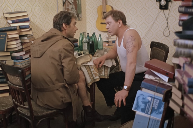 Тайны зарплат из «Москвы слезам не верит»: кто кого богаче?