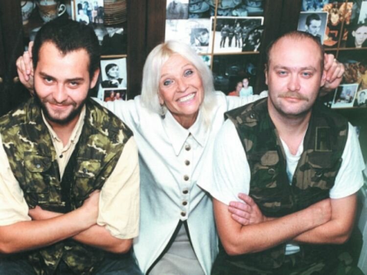 «Он использовал меня!»: почему звезда «Бриллиантовой руки» Светлана Светличная осталась совсем одна, пережив двух сыновей и мужа?