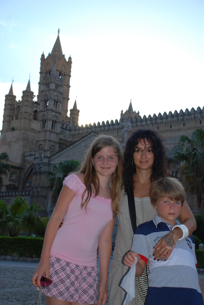 От скромной грузинки до бизнесвумен: чем пожертвовала Тина Канделаки ради славы?