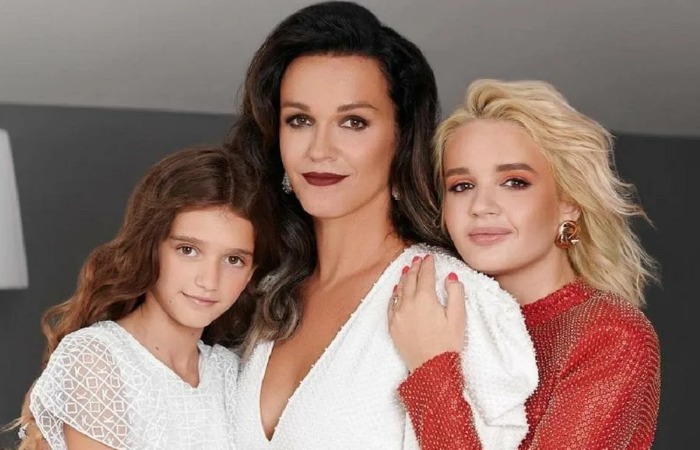 «Она ушла от него к молодому»: почему 43-летняя Слава судилась с ТВ и лечится от «биполярки»