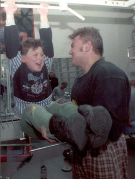 Работа грузчиком: сын не простил Динамита до самой смерти - как он живет и выглядит сейчас